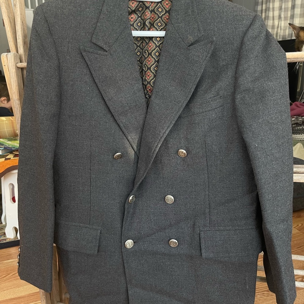 Wool Gray Double-Breasted Sport Coat with Wide Lapels